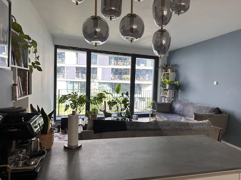 Furnished 3-room apartment with modern interior design and fitted kitchen in Berlin Friedrichshain — photo 1